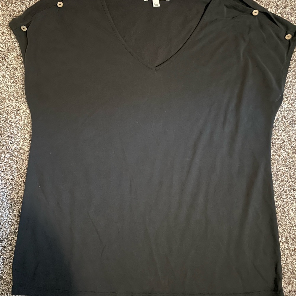 Green Envelope Black V-Neck Short Sleeve Top with Button Tabs